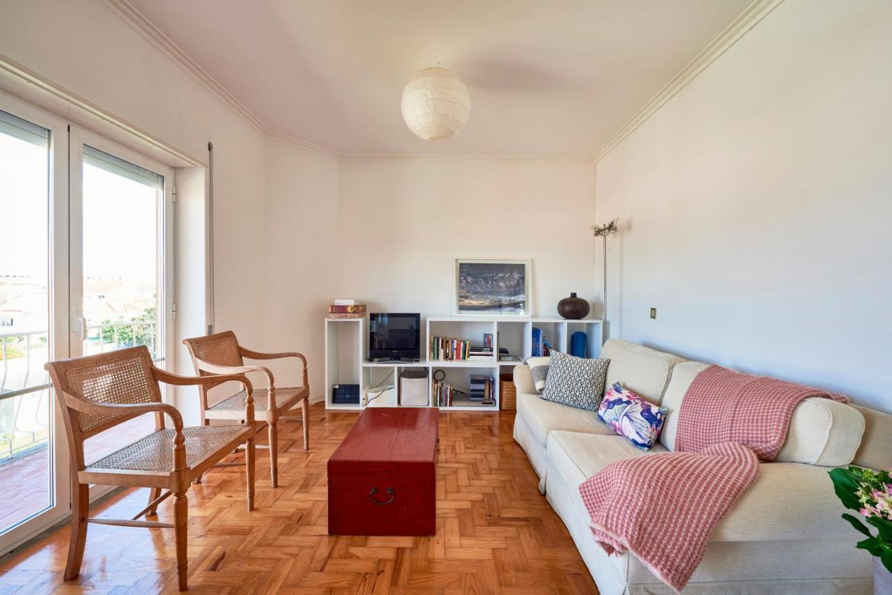 Bright With Garden In Apartment *